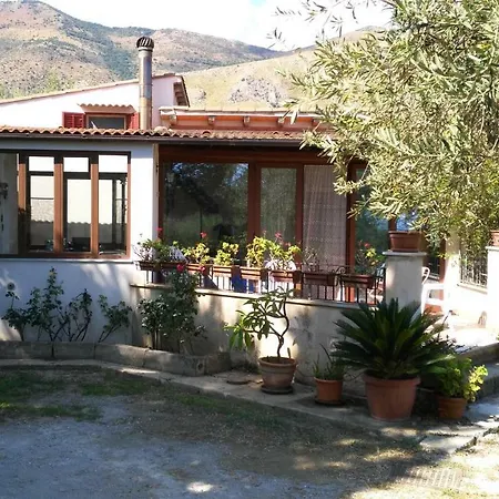 Bed and breakfast I Giardini Di Lala 2*
